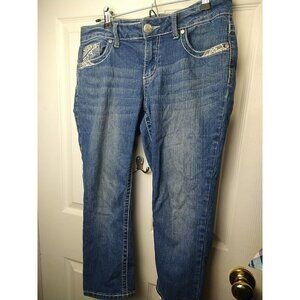 LOVE Indigo Premium meduim wash  Denim Capri Pants. Size 6